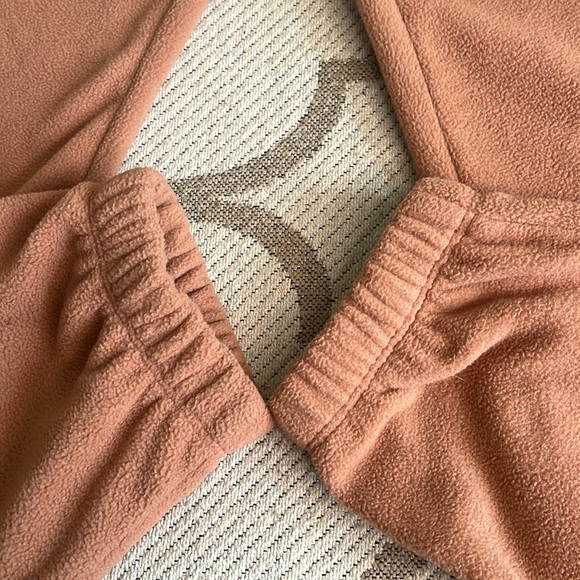 Beyond Yoga polar fleece jogger sweatpants - Picture 12 of 12